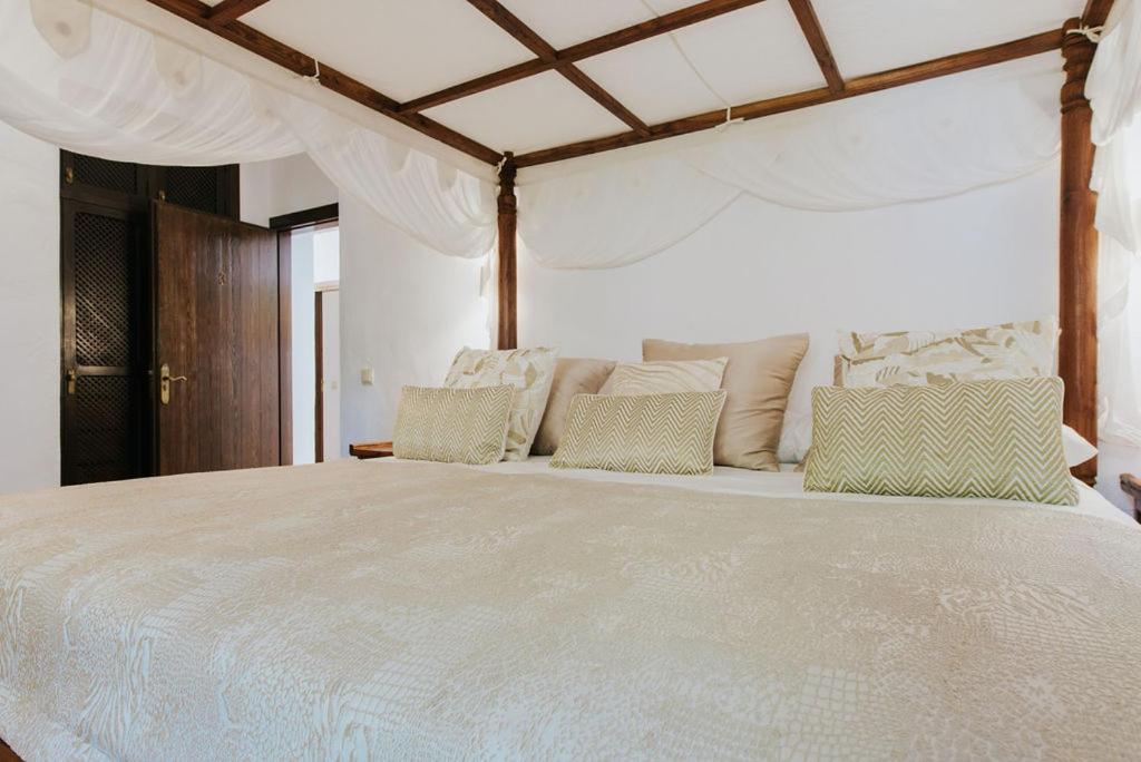 Villa & Guesthouse Paissa D'En Bernat Cala Tarida  Dış mekan fotoğraf